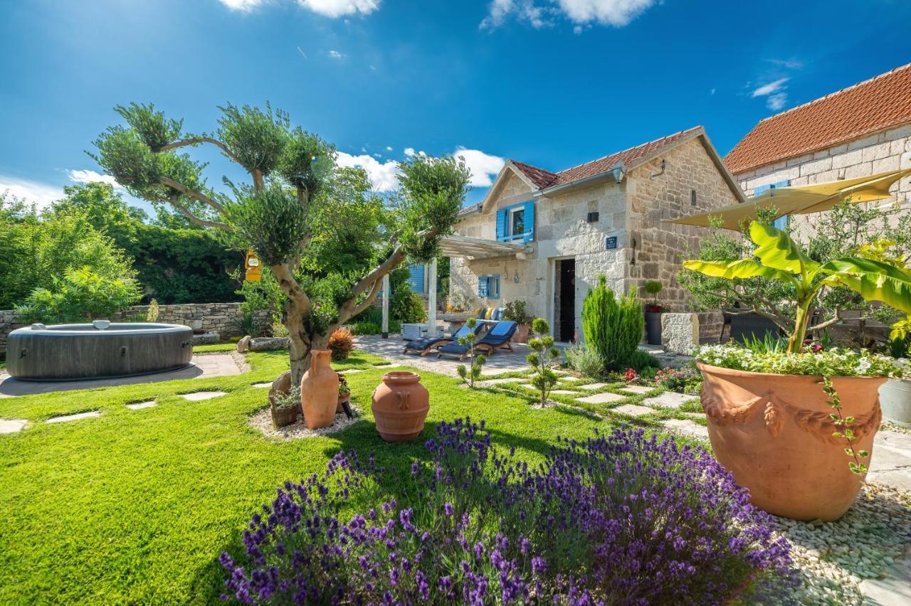 Rustical Holiday Resort Olea Имотски Екстериор снимка