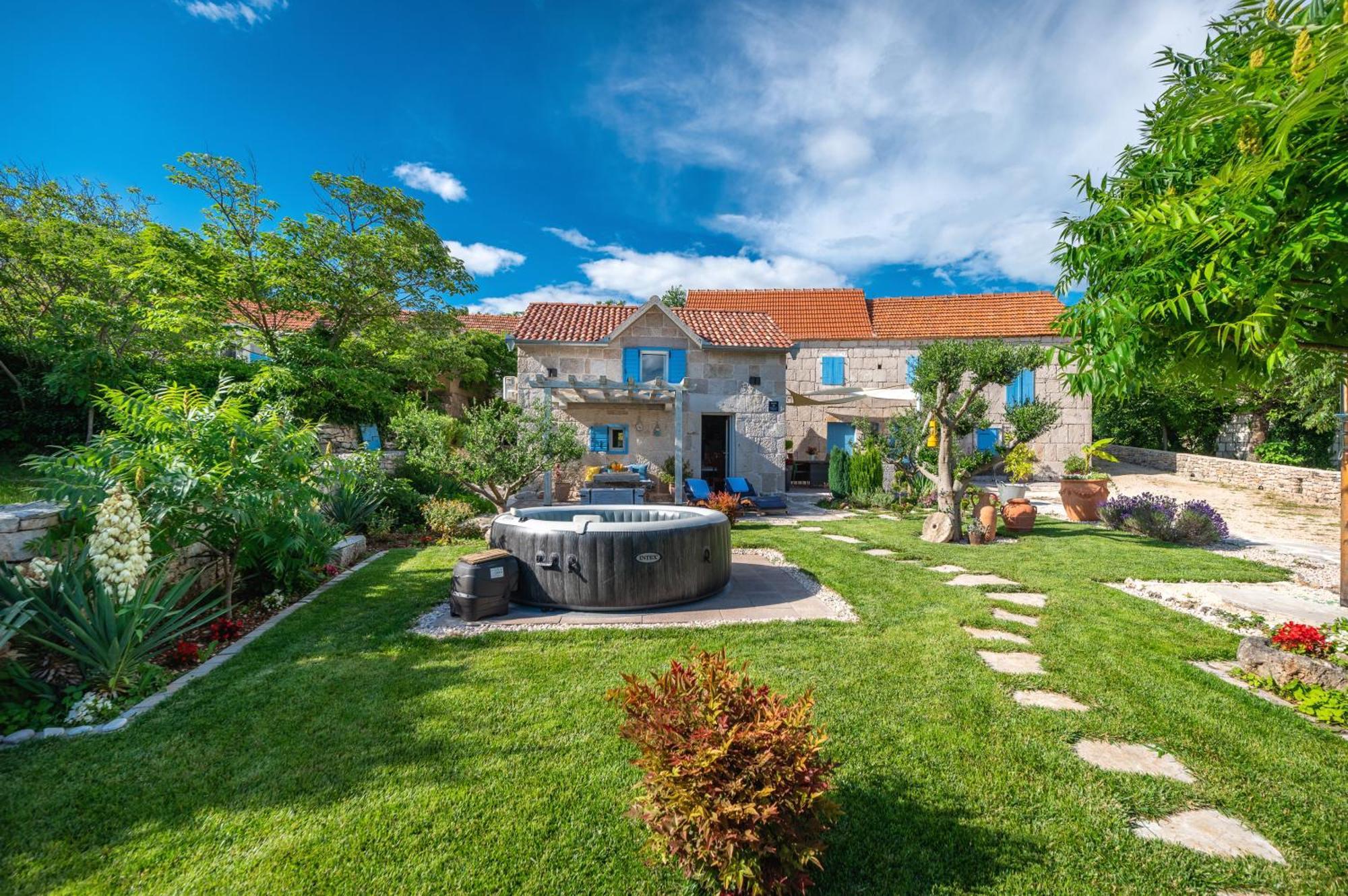 Rustical Holiday Resort Olea Имотски Екстериор снимка