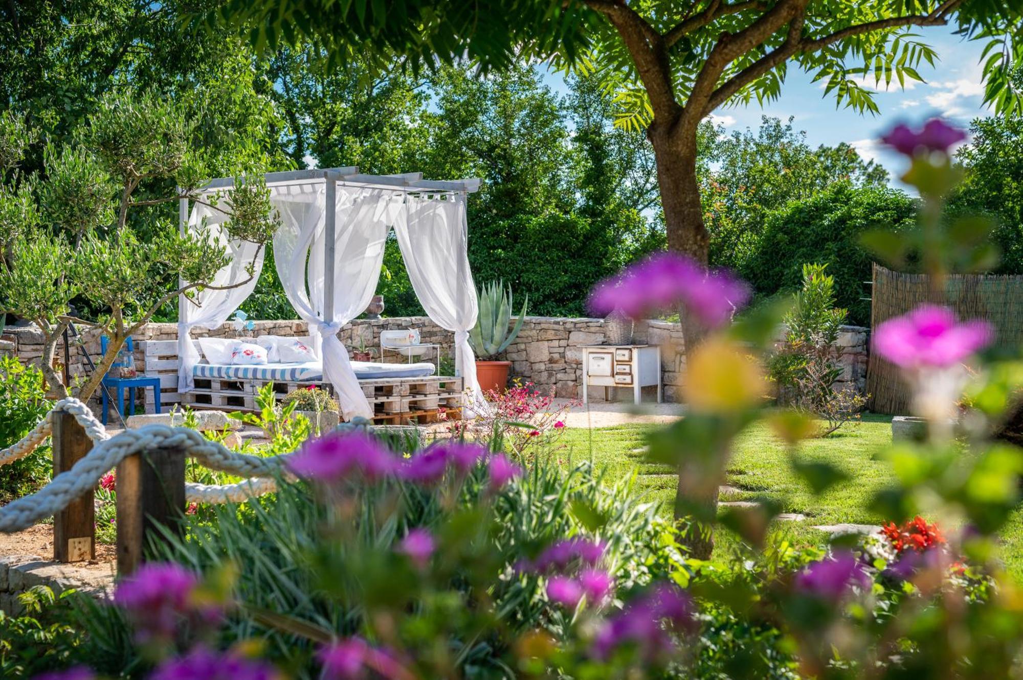 Rustical Holiday Resort Olea Имотски Екстериор снимка
